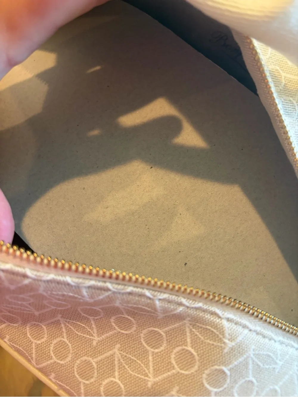 New In Package $895 Bonpoint Denver Changing Bag in Beige Luxury